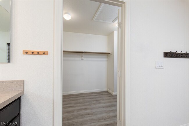 Building Photo - 9581 Aberdeen Ridge Ct