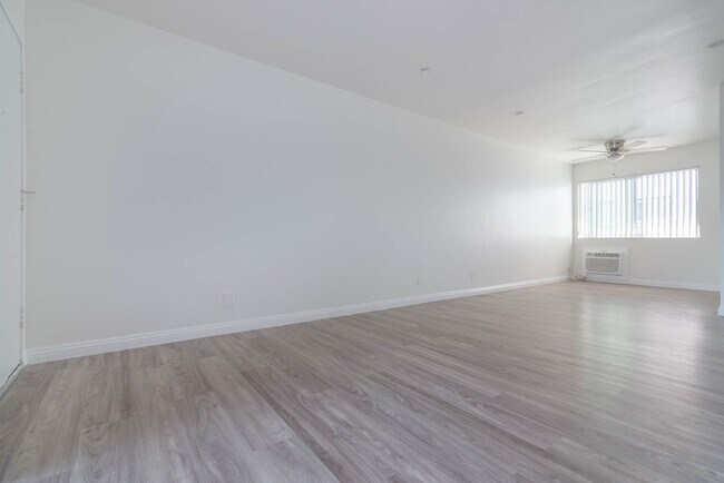 Interior Photo - del14766