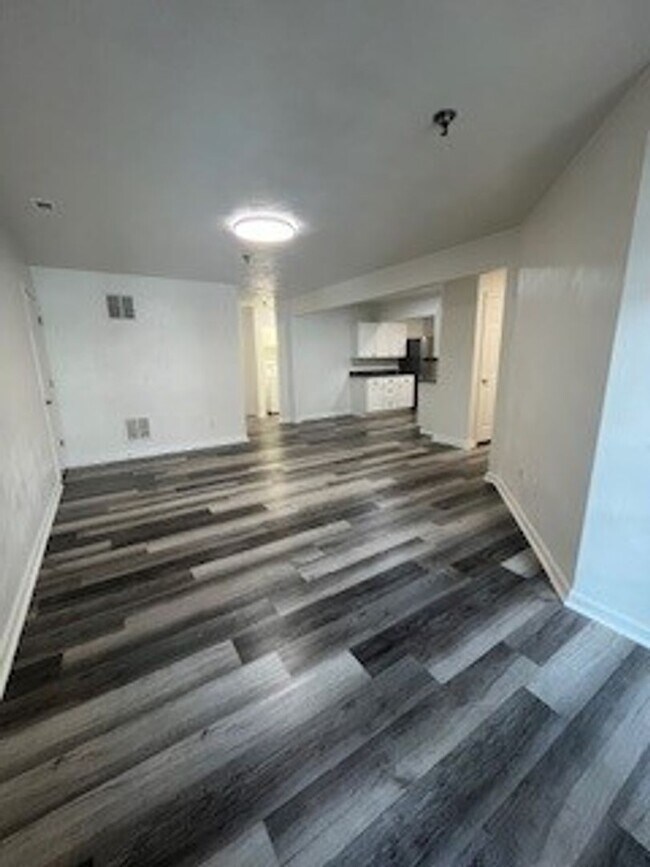 Building Photo - Spring of 2026 ONLY $1300 for Newly Renovated 1 bedroom in a 4 Bedroom Apartment in Downtown Blac...