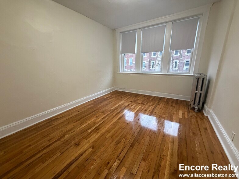 Building Photo - 109 Brainerd Rd