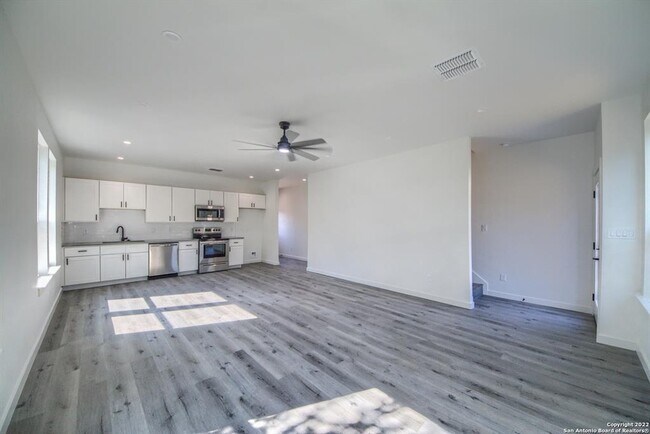 Building Photo - 2066 Dry Creek