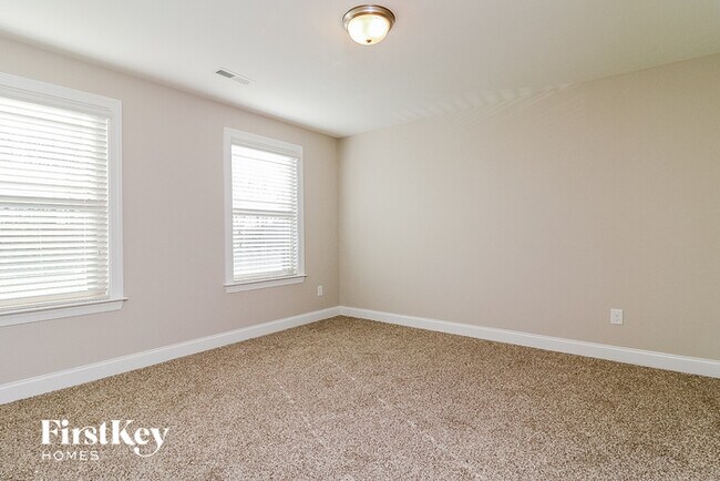 Building Photo - 5337 Chandler Oaks Ln