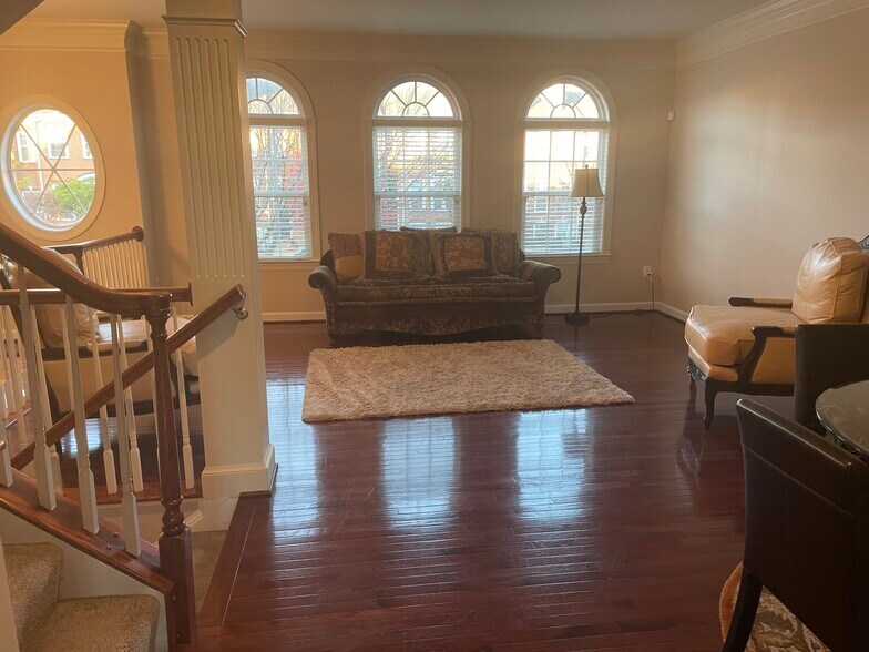 Building Photo - 14605 Hawley Ln