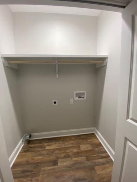 Building Photo - 102 Glade Blvd