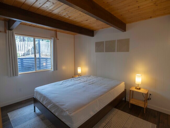 Building Photo - 32355 Nordic Dr