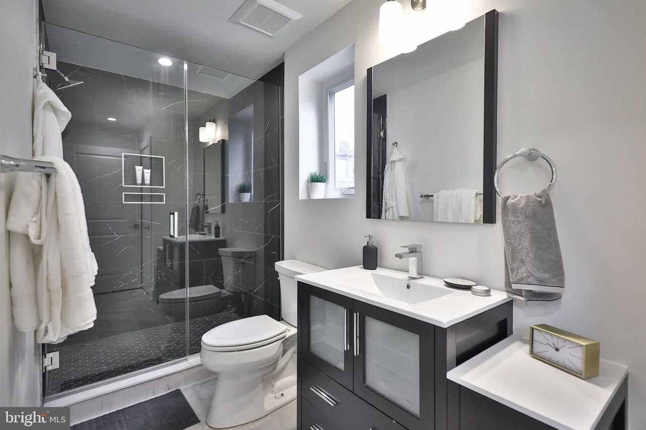 Bathroom 1 - 909 N 20th St