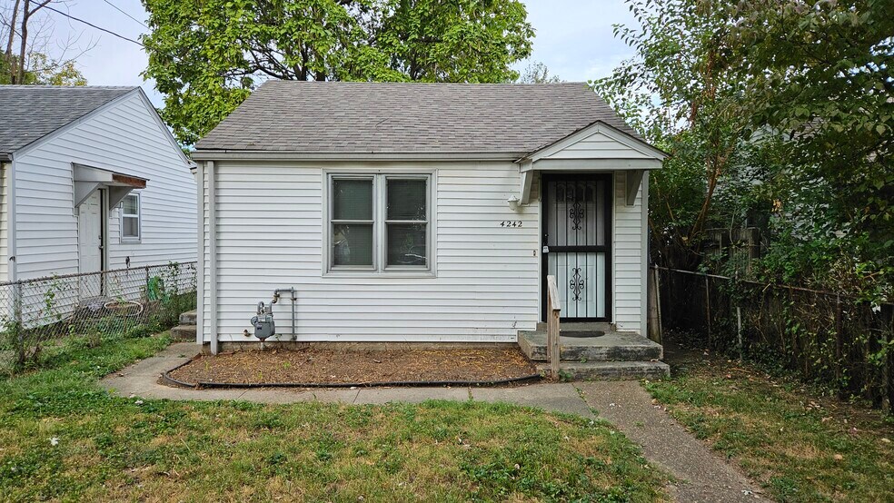 Front - 4242 Allmond Ave