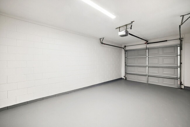 Building Photo - 202 Fernwood St