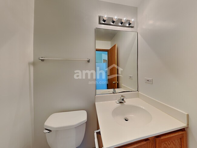 Building Photo - 1708 Lake Pointe Ct