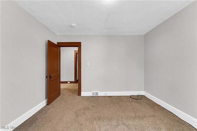 Building Photo - 788 E 156th St