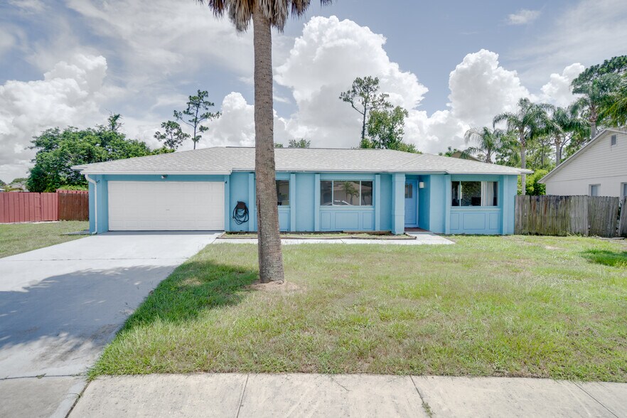 Building Photo - 8724 Tall Pine Ln