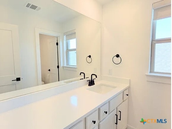 Building Photo - 1005 Easy Gruene