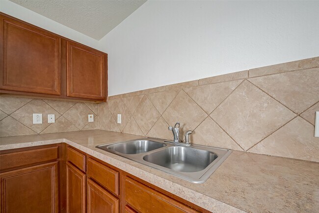 Building Photo - 29511 Legends Branch Ln
