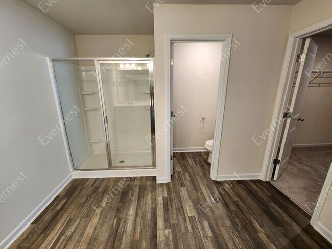 Building Photo - 4708 Fairfax Dr