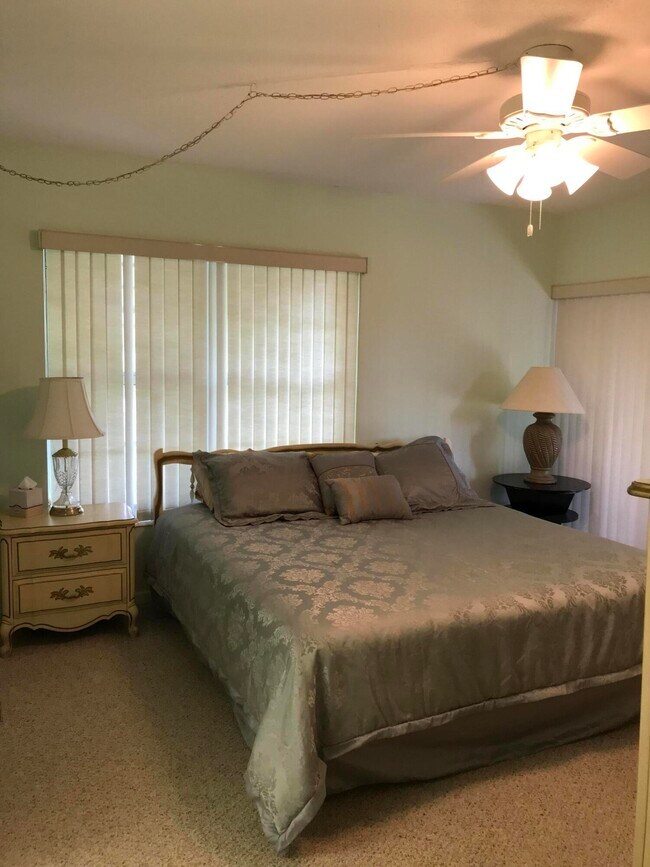 Building Photo - 331 Tequesta Dr