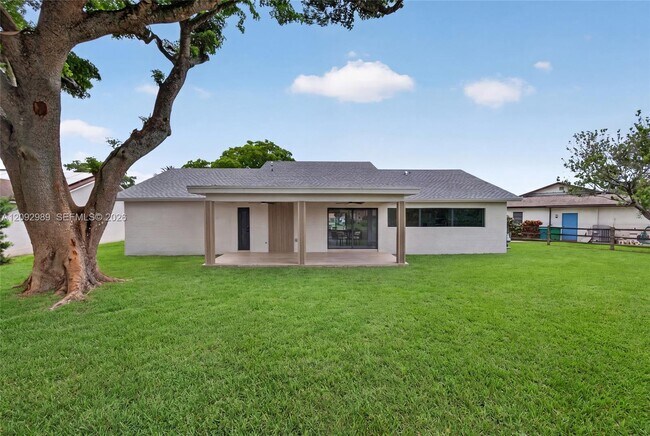 Building Photo - 8668 SW 50th St