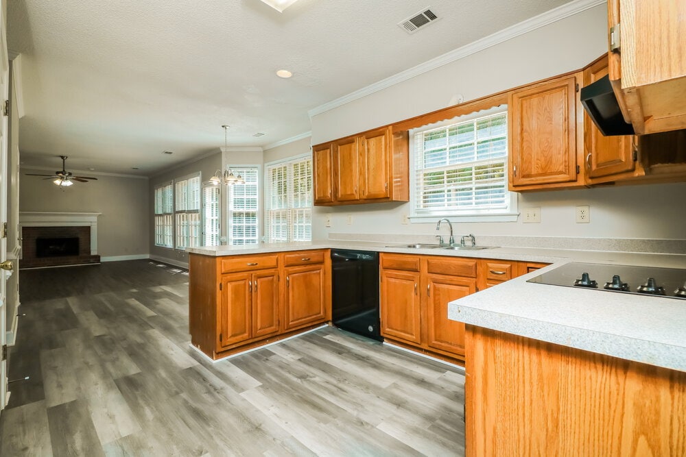 Building Photo - 1052 Laurel Valley Dr SW
