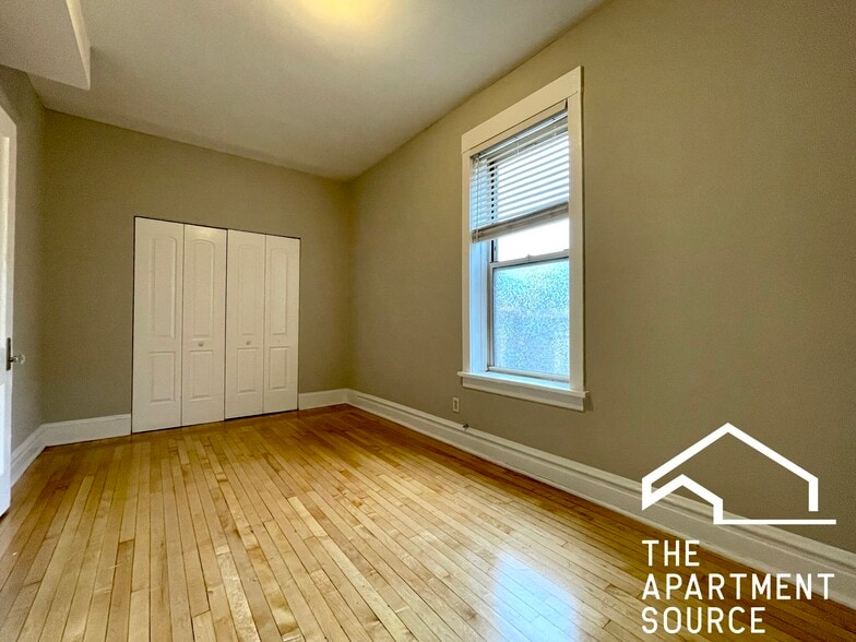 Building Photo - 2515 N Kilbourn Ave