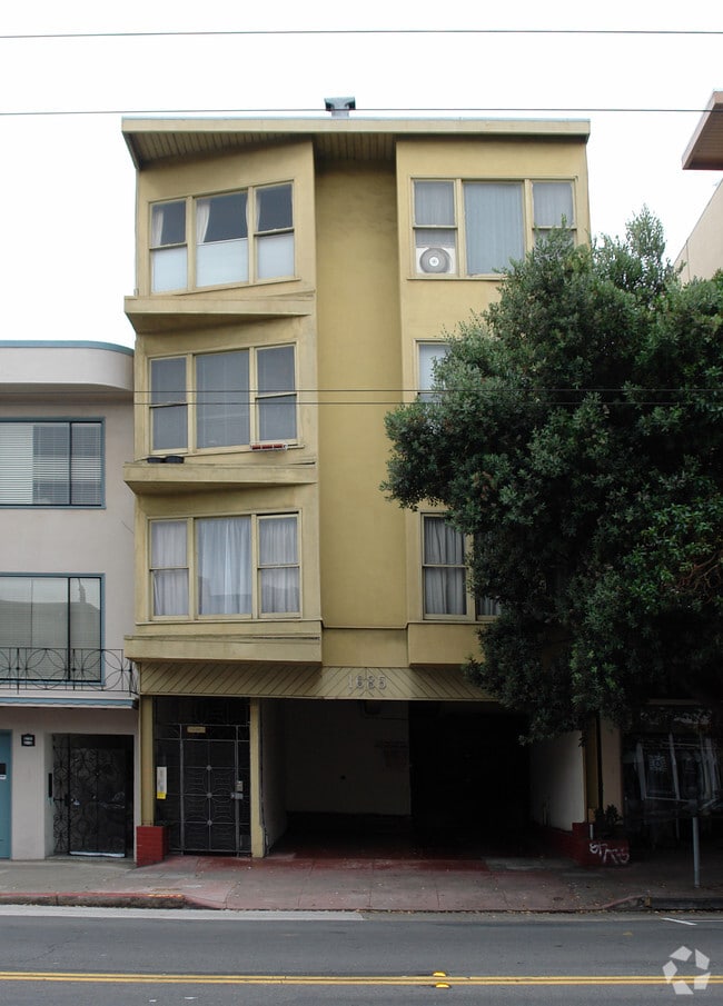 Building Photo - 1685 Union St