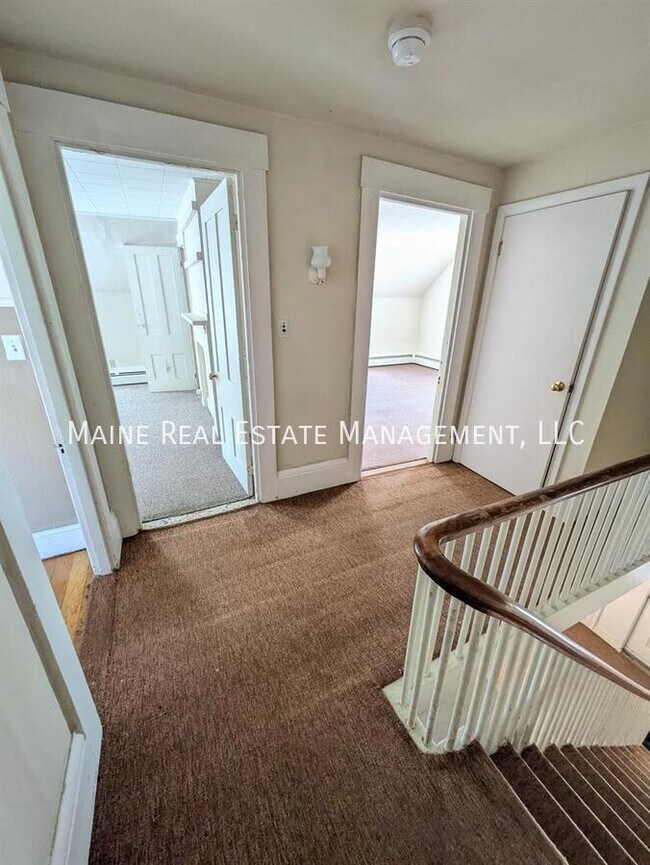 Building Photo - 15 Elm St