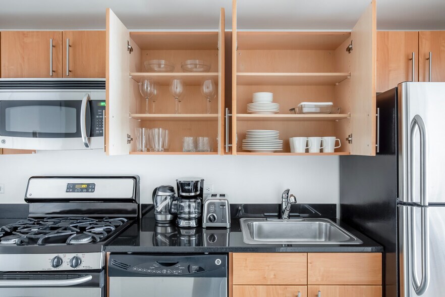 Building Photo - 4-75 48th Avenue-SI FL39-ID1613