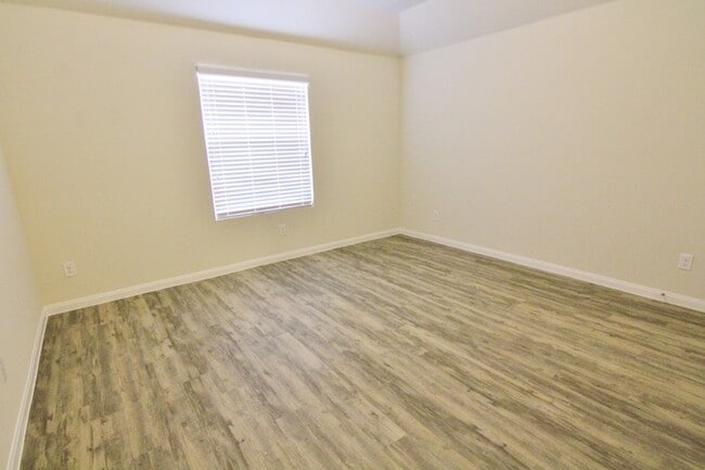 Building Photo - 6127 Dawn Misty Ln