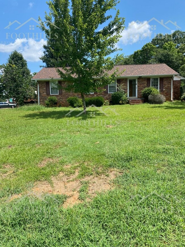 Building Photo - 209 Brentwood Cir