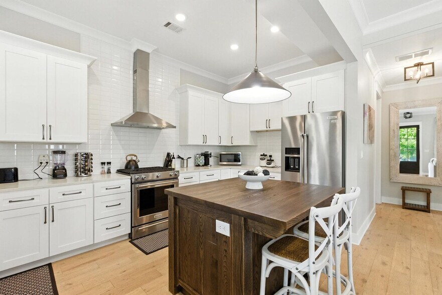 Building Photo - 143 Steepleview Dr