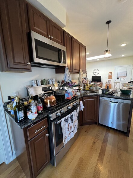 Building Photo - 547 Washington St