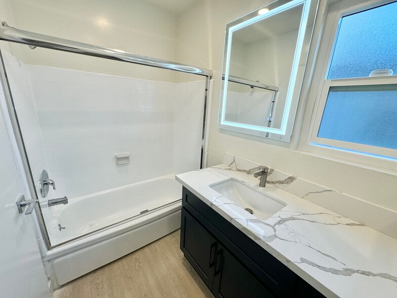 Building Photo - 3419-31 Keystone Ave