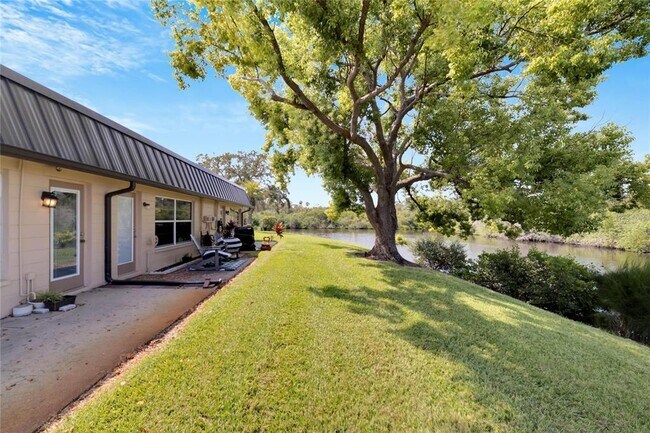 Building Photo - 4112 Hampton Dr