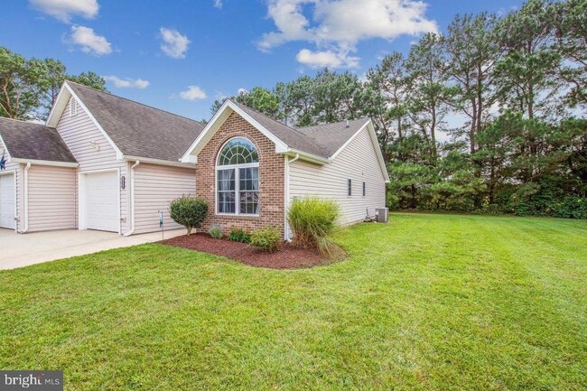 Building Photo - 102 Hunter's Way