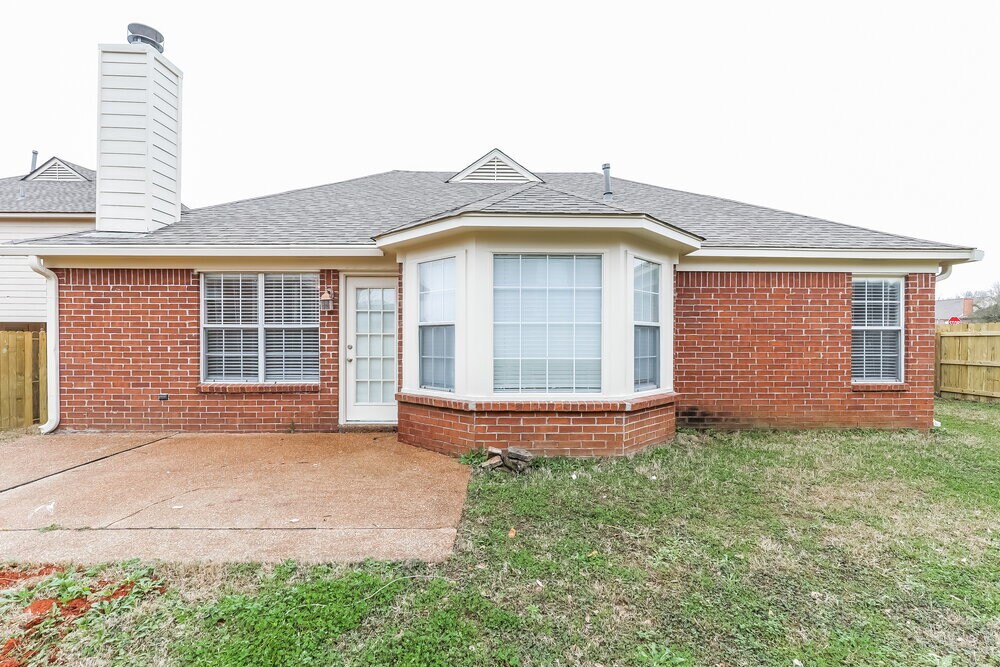 Building Photo - 995 Scofield Dr