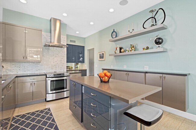 Building Photo - 47432 Medina Dr W