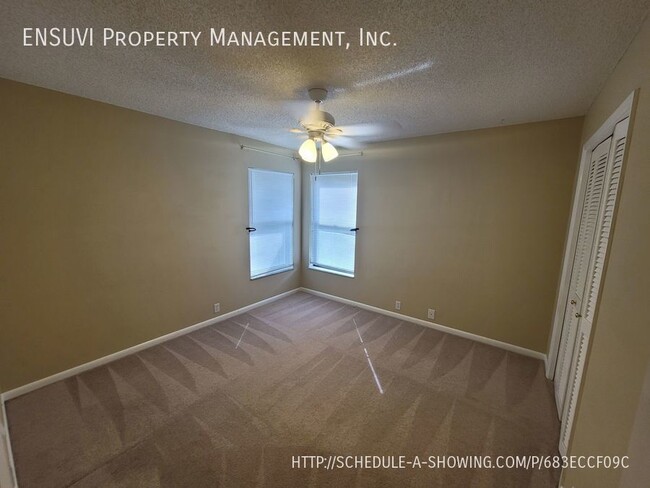 Building Photo - 5003 Bridgeport Dr