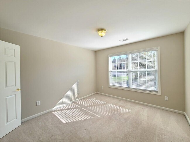 Building Photo - 7662 Forest Glen Way