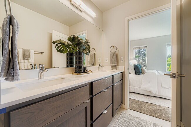 Building Photo - 1807 SW 96th Ln