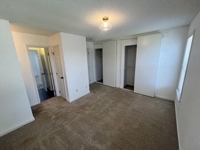 Building Photo - 5375 Cog Hill Ct