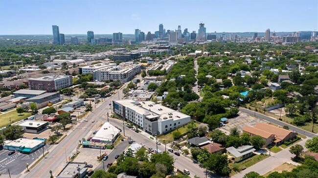 Building Photo - 2220 Webberville Rd