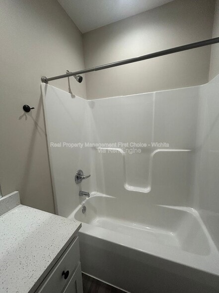 Building Photo - 1736 E Decarsky Ct