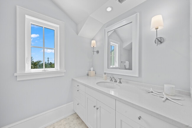 Building Photo - 5525 Jimmy Buffett Mem Hwy