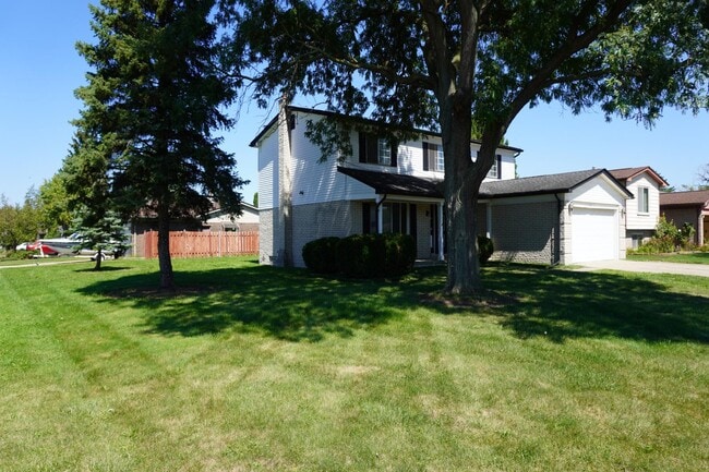 Building Photo - 4415 Fox Hill Dr