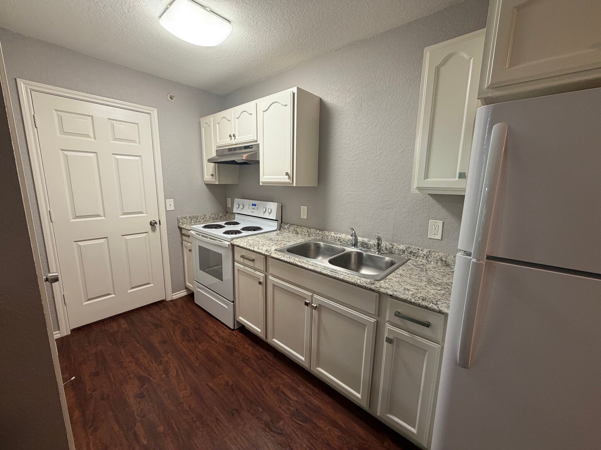 Building Photo - 11106 Bel Air Dr