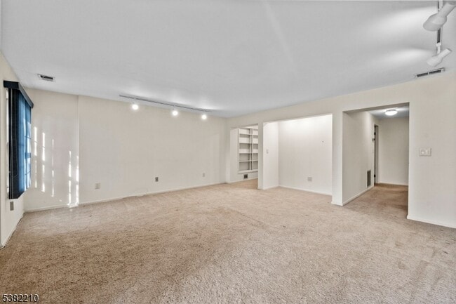Building Photo - 7 N Stone Edge Rd