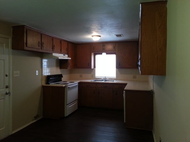 Building Photo - 2110 N Galveston Ave