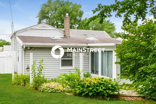 Building Photo - 3 Bedroom Pet-Friendly Home in St. Louis, MO with Main Street Renewal