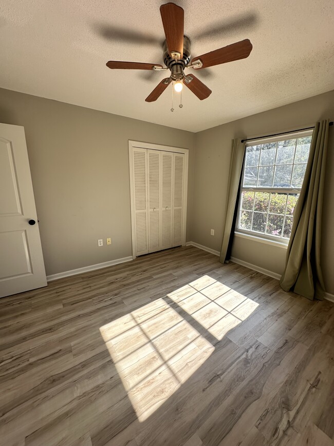 Building Photo - 38 Helmsman Ct