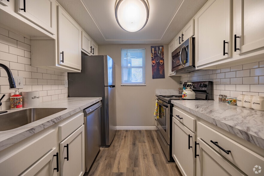 Primary Photo - The Links