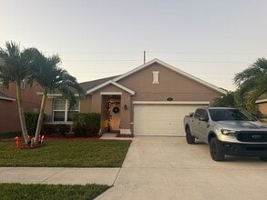 Building Photo - 1495 Lexington Square SW