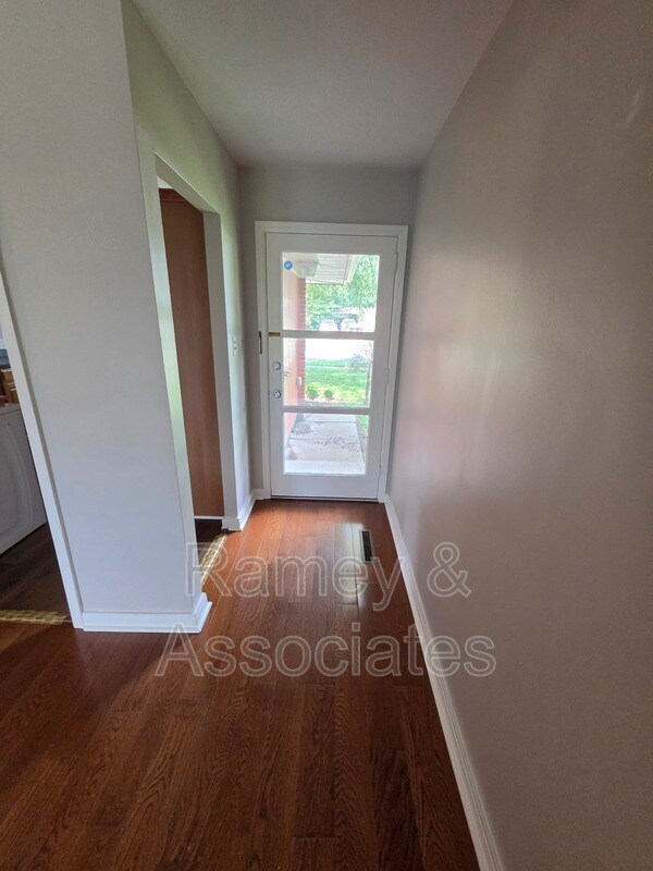 Building Photo - 3135 Rosedale Blvd